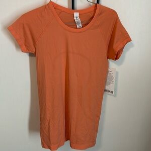 Swiftly tech short sleeve Lululemon - size 6; orange